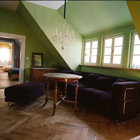 Gutshaus Altbauhof * Dargun