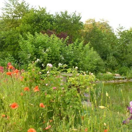 Апартаменты Gutshaus Altbauhof *