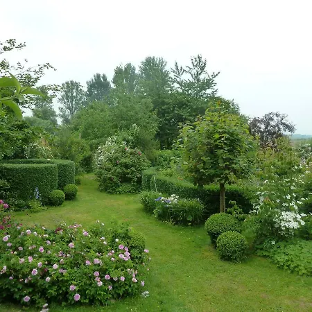 Апартаменты Gutshaus Altbauhof *