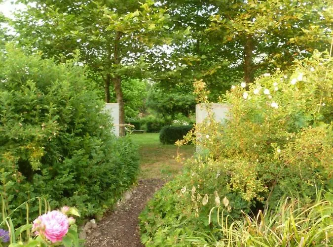 Gutshaus Altbauhof * 다르군